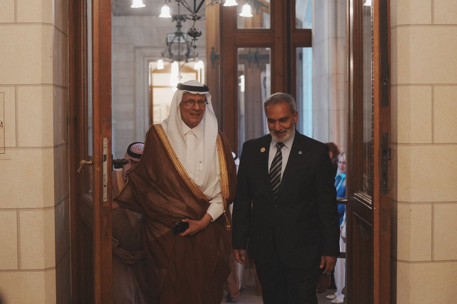 أمين عام أوبك هيثم الغيص مع وزير الطاقة السعودي الأمير عبدالعزيز بن سلمان