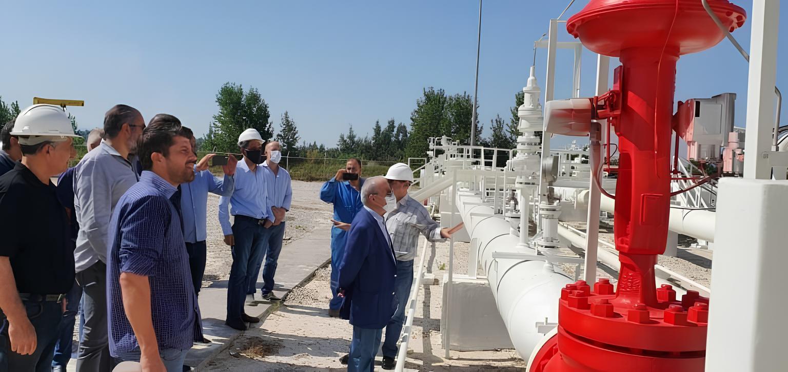 فريق فني مشترك من وزارة النفط السورية ووزارة الطاقة اللبنانية يتفقد خط الغاز العربي (سبتمبر 2021)
