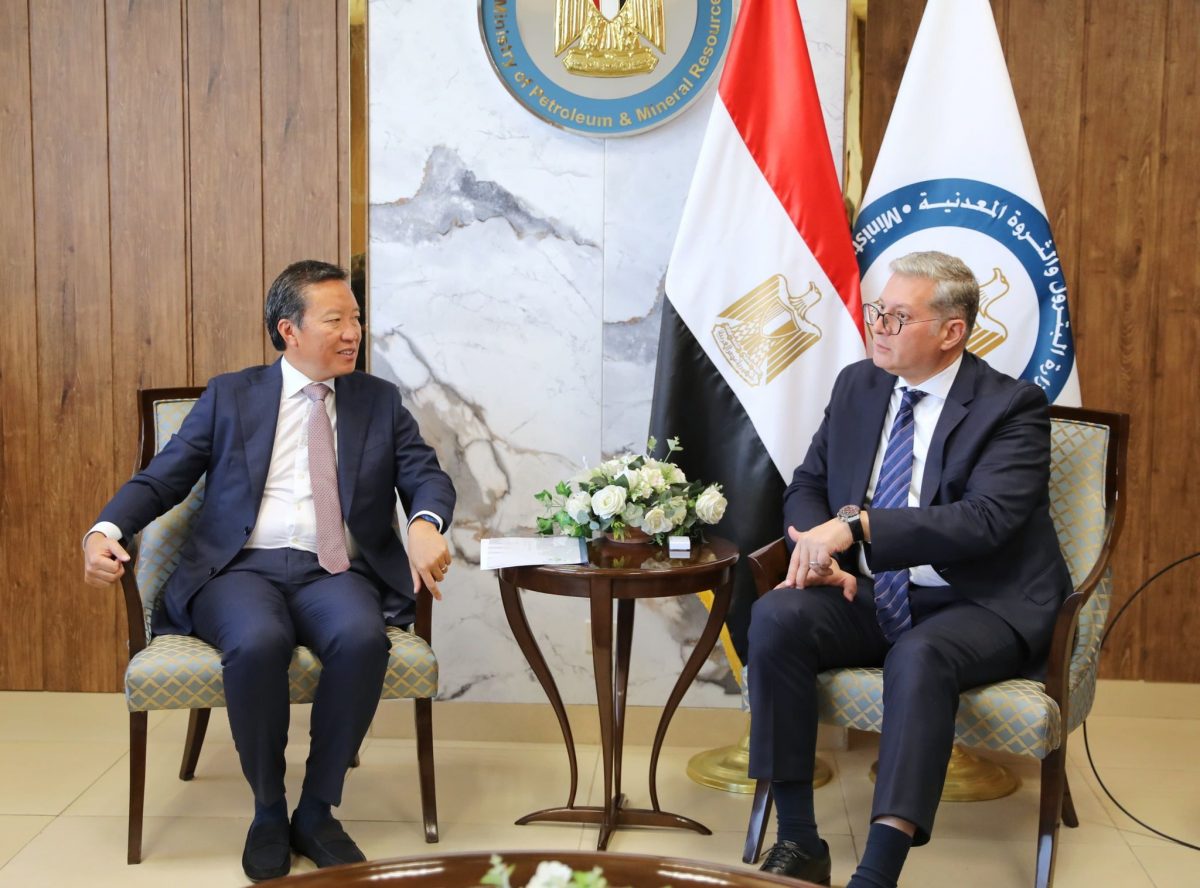 جانب من لقاء وزير البترول المصري ومسؤولي شركة النفط البريطانية