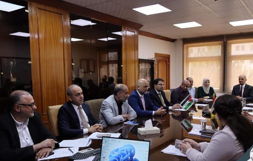جانب من تمديد الاتفافية
