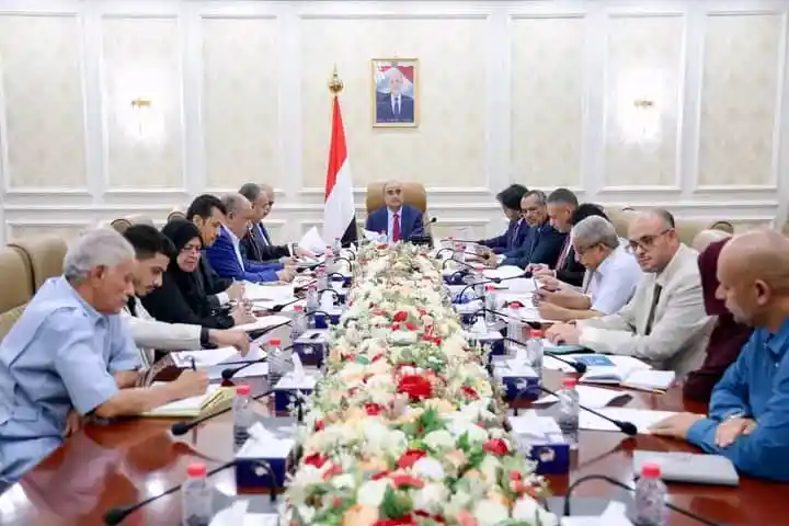 جانب من اجتماع الحكومة اليمنية للموافقة على إنشاء المحطة