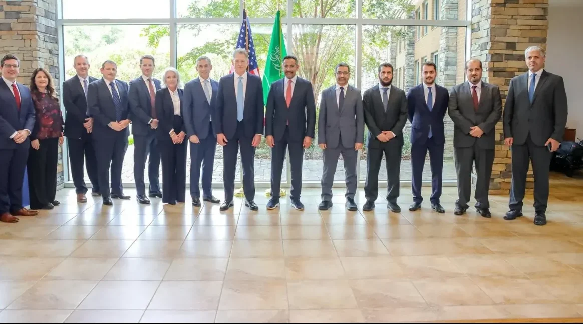 جانب من زيارة وزير الصناعة السعودي إلى الشركة الأميركية