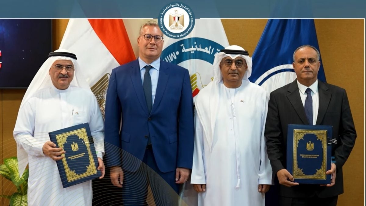 جانب من توقيع الاتفاقيات