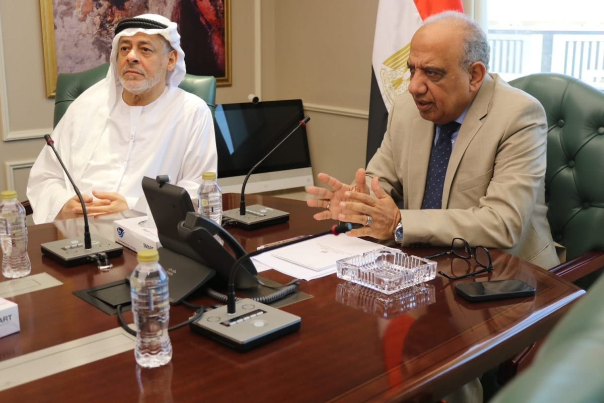 جانب من مباحثات وزير الكهرباء مع مسؤولي شركة أميا باور