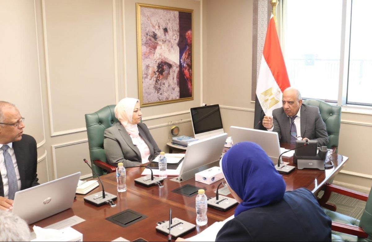 جانب من اجتماع الوزير مع قيادات الهيئات