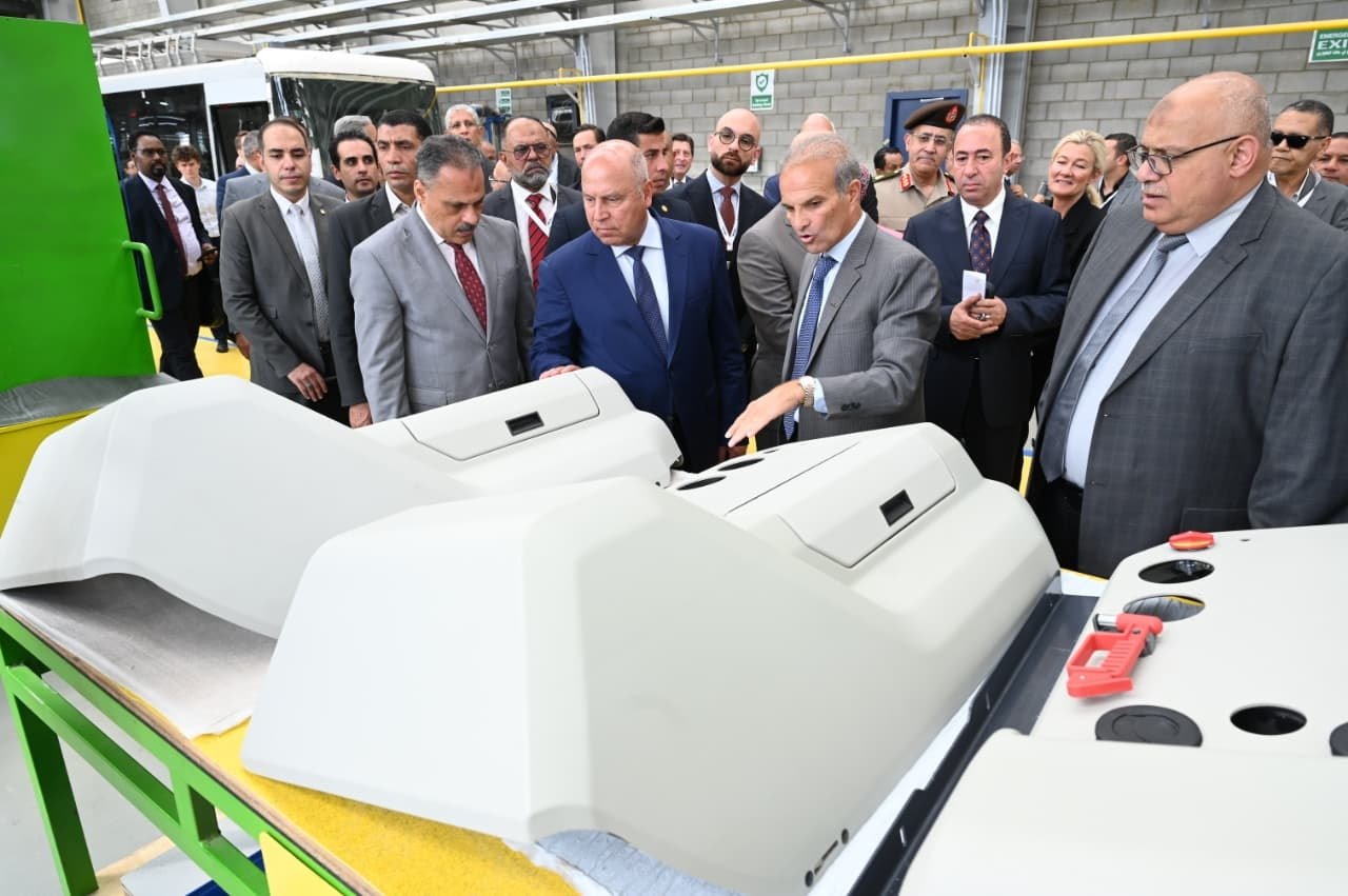 من مراسم افتتاح خط جديد لإنتاج الحافلات الكهربائية في مصر