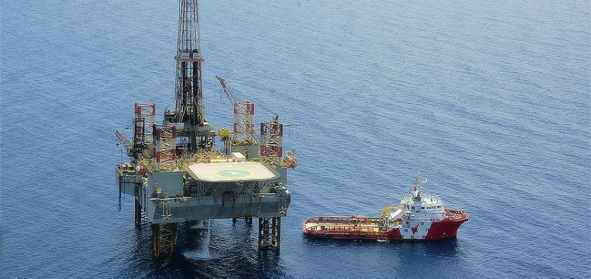 منصة حفر بحرية تابعة لشركة أديس السعودية