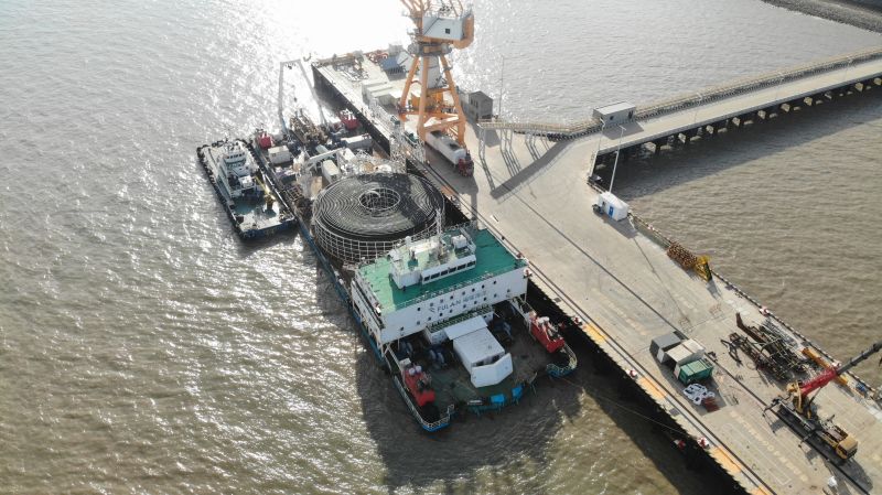 عملية مد الكابل في مزرعة رياح يانغجيانغ فانشي 1