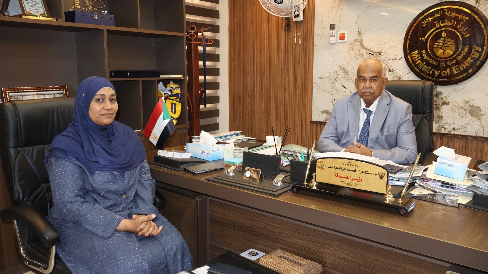 لقاء وزير الطاقة المهندس المعتصم إبراهيم أحمد، بمديرة مصفاة بورتسودان المهندسة هجوة الشيخ محمد مدني