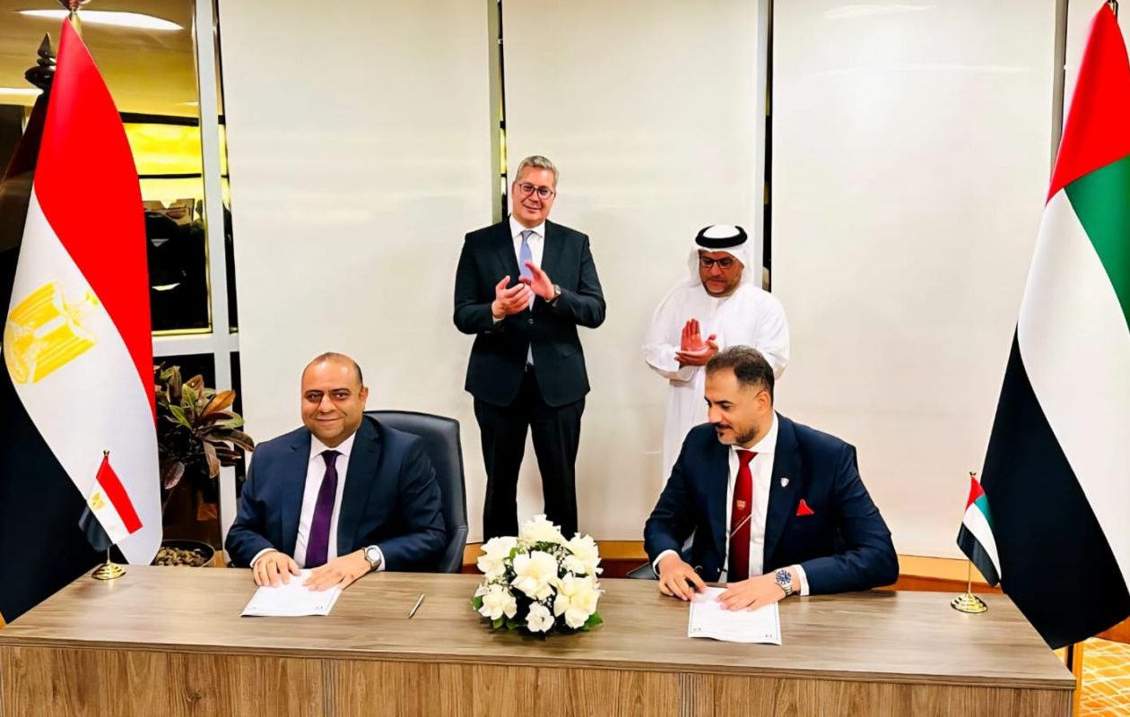 من مراسم توقيع اتفاقيات تخزين النفط الإماراتي في مصر