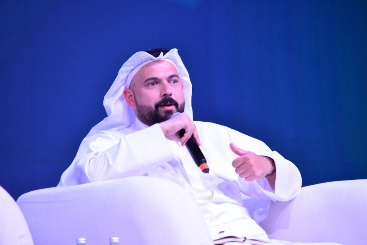الدكتور داوود الأنصاري خلال مشاركته في إحدى جلسات القمة العالمية للهيدروجين الأخضر في المغرب