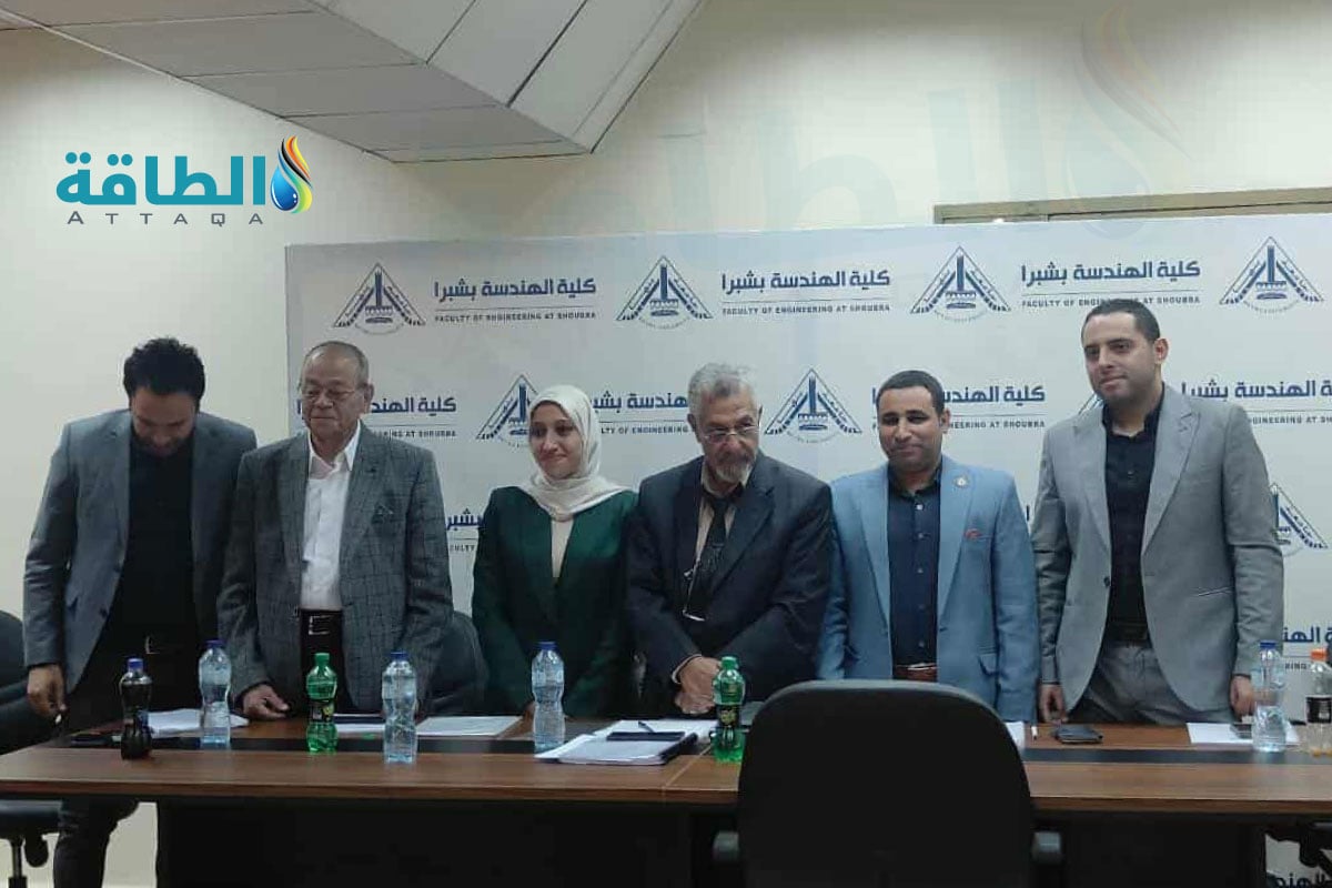 جانب من مناقشة رسالة الماجسيتر للباحثة سهام أحمد حول تحسين شبكات الكهرباء