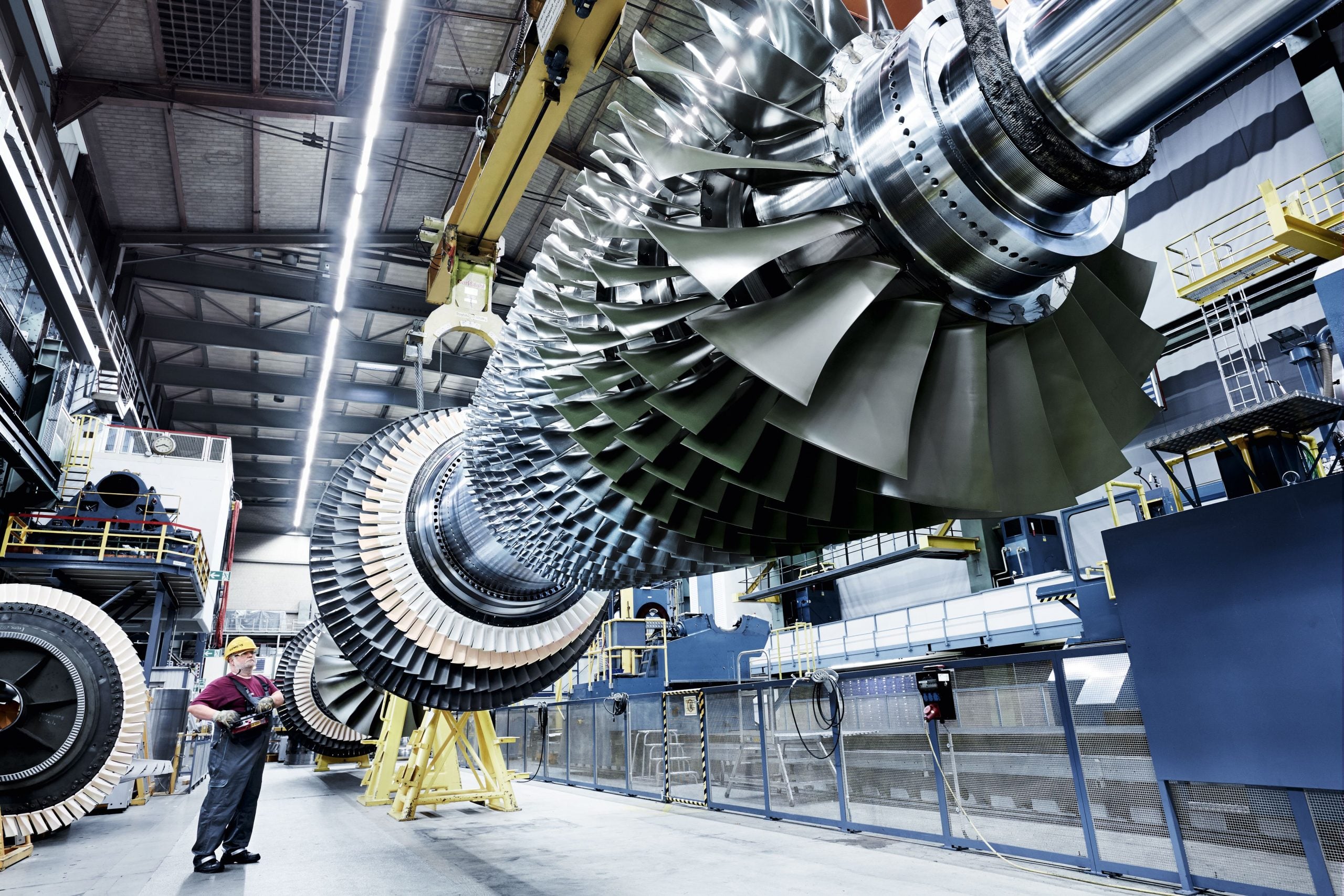من داخل مصنع لتعزيز قدرة تصنيع توربينات الغاز