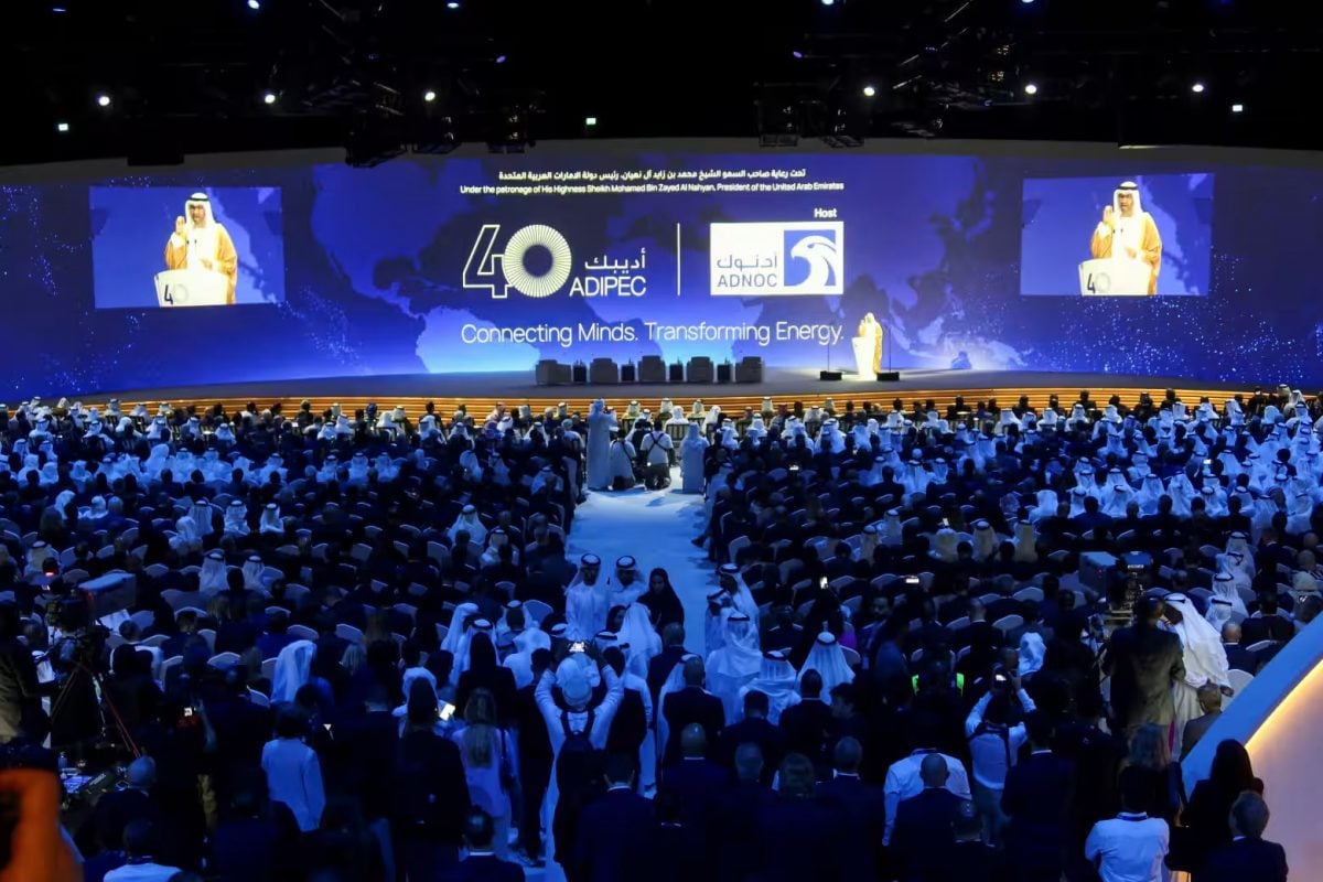 جانب من فعاليات أديبك 2025