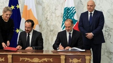 Photo of لبنان يوقع اتفاقية ترسيم بحرية مع قبرص معطلة منذ 18 عامًا