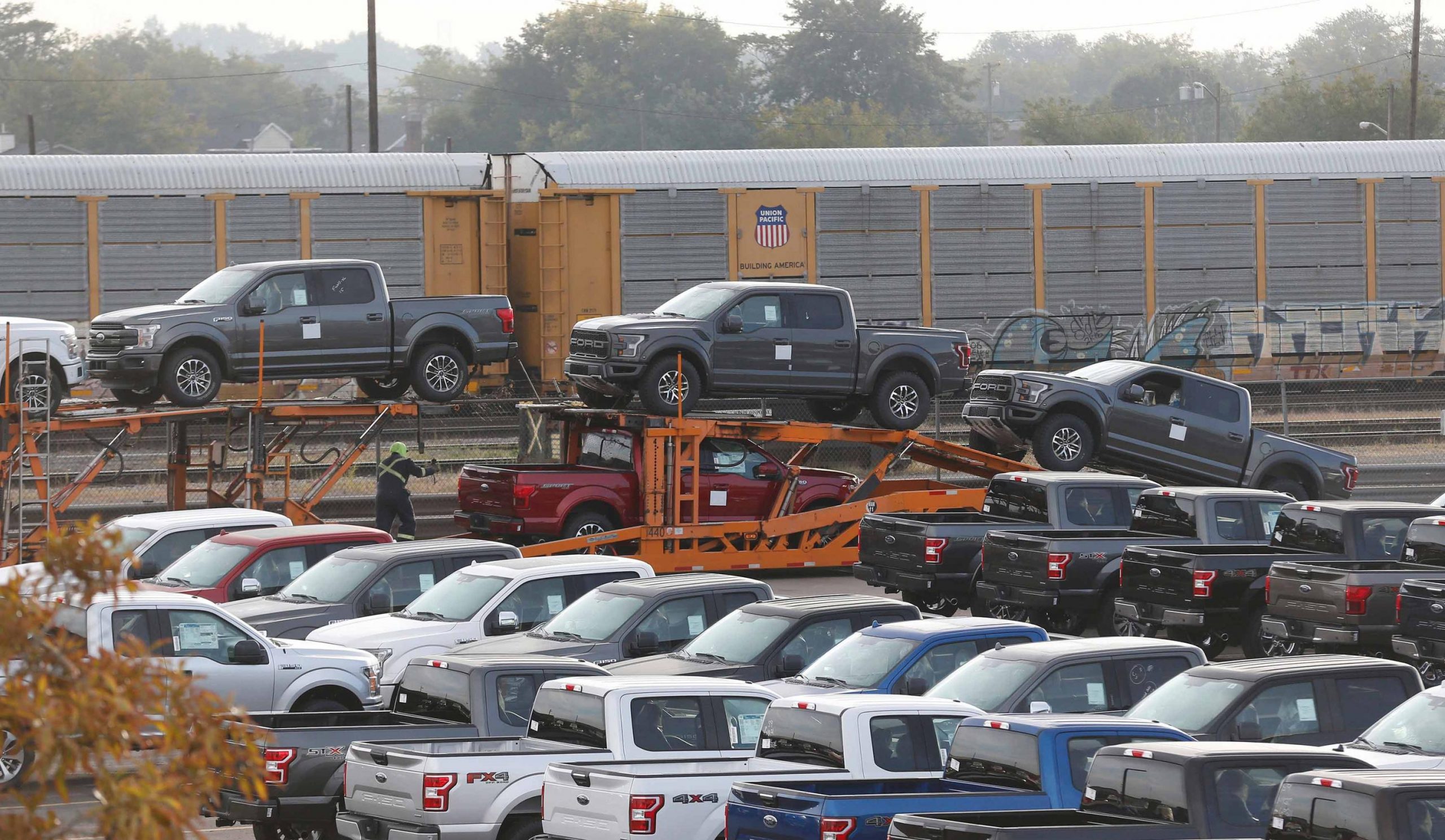 فورد تقود مبيعات السيارات في أميركا