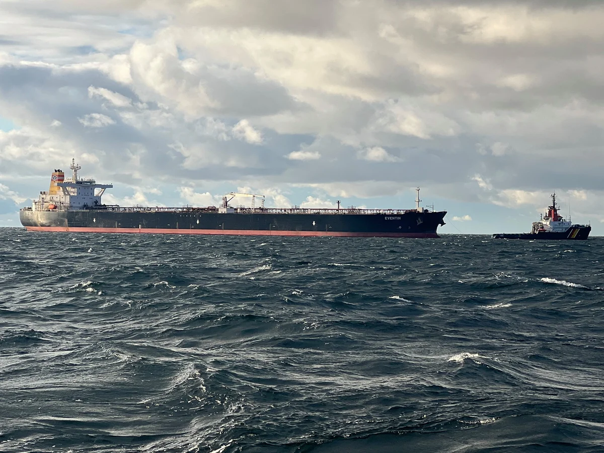 ناقلة النفط الروسي إيفنتين التي تحمل علم بنما