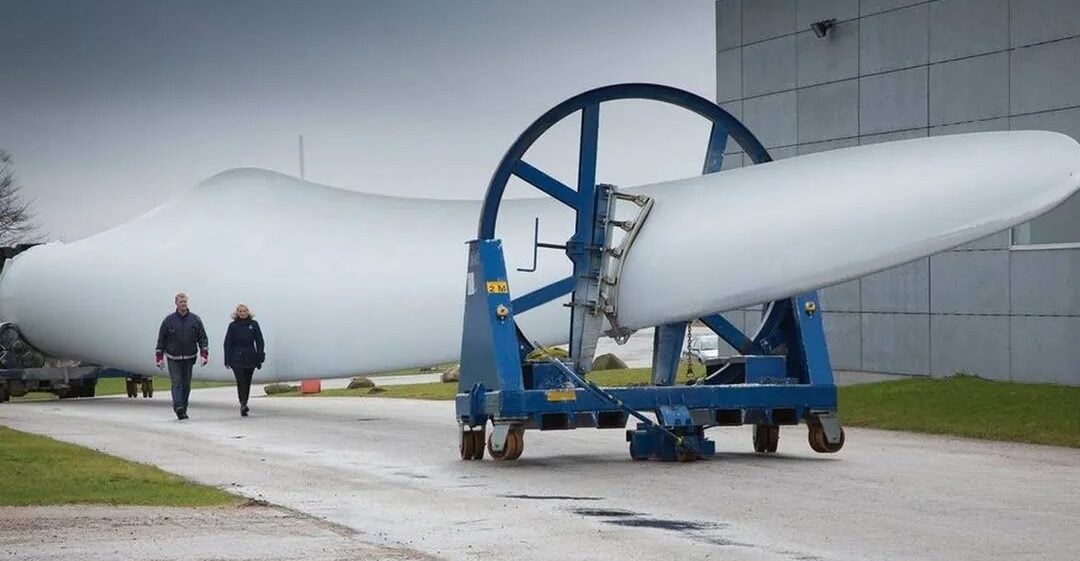 شفرات توربينات رياح