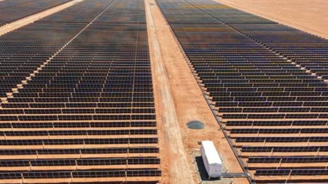 أكبر مشروع طاقة متجددة خارج الشبكة في أستراليا