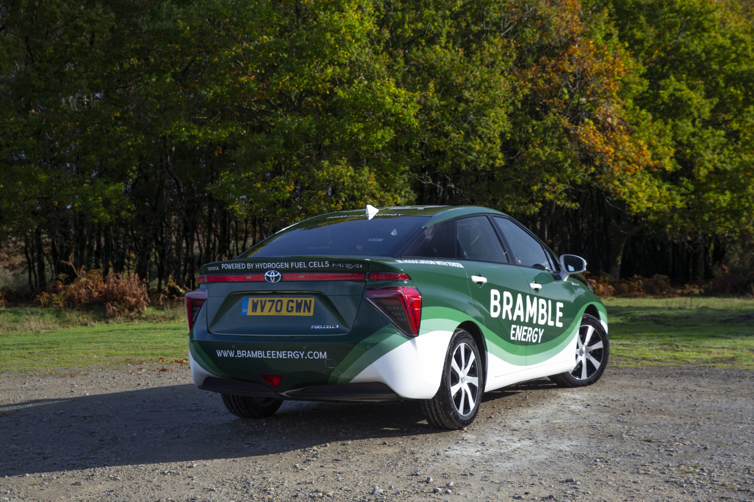 سيارة تويوتا مزودة بخلايا برامبل إنرجي