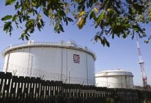 Photo of بيع أصول لوك أويل الروسية بالخارج.. أميركا تمنح الضوء الأخضر