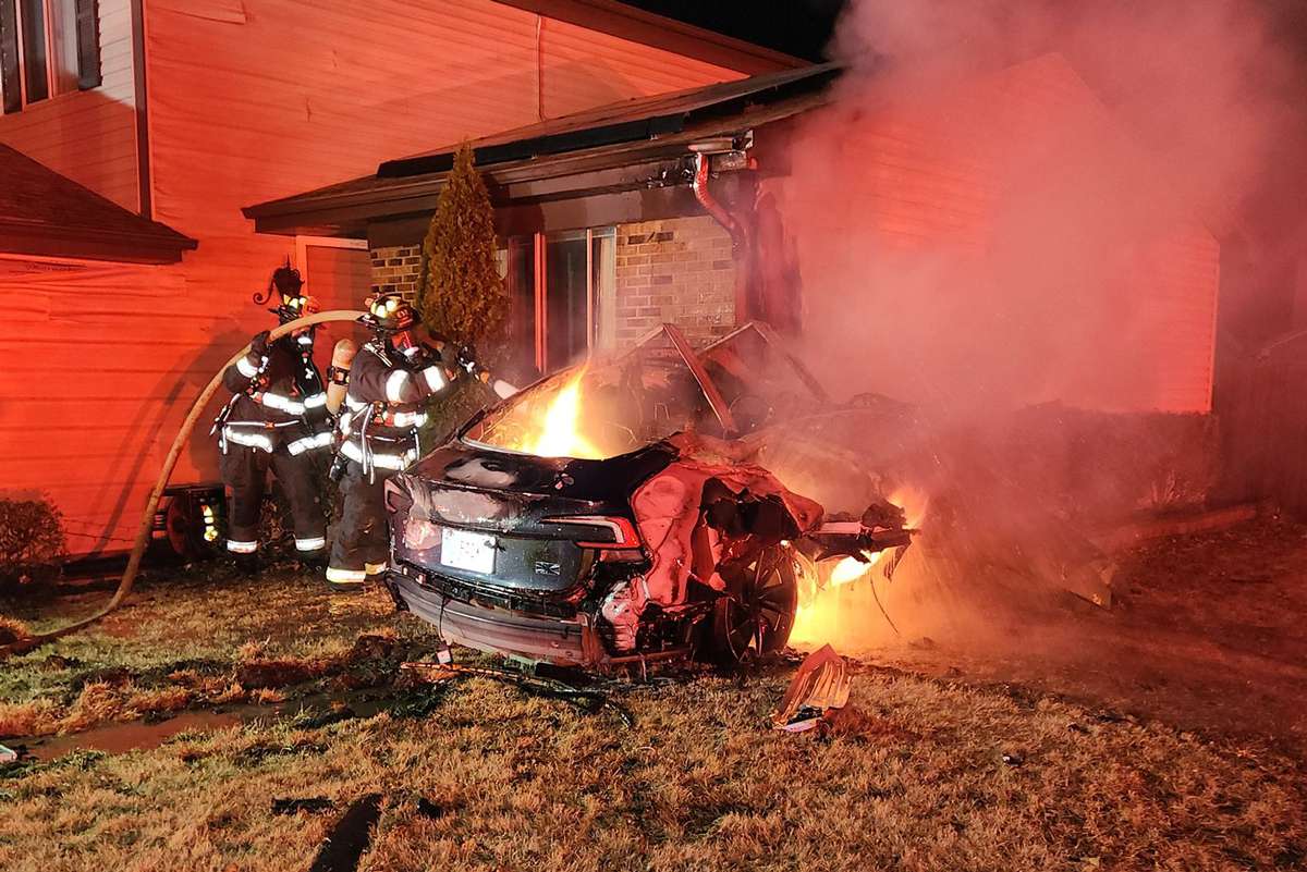 إحدى حوادث سيارات تيسلا ذاتية القيادة