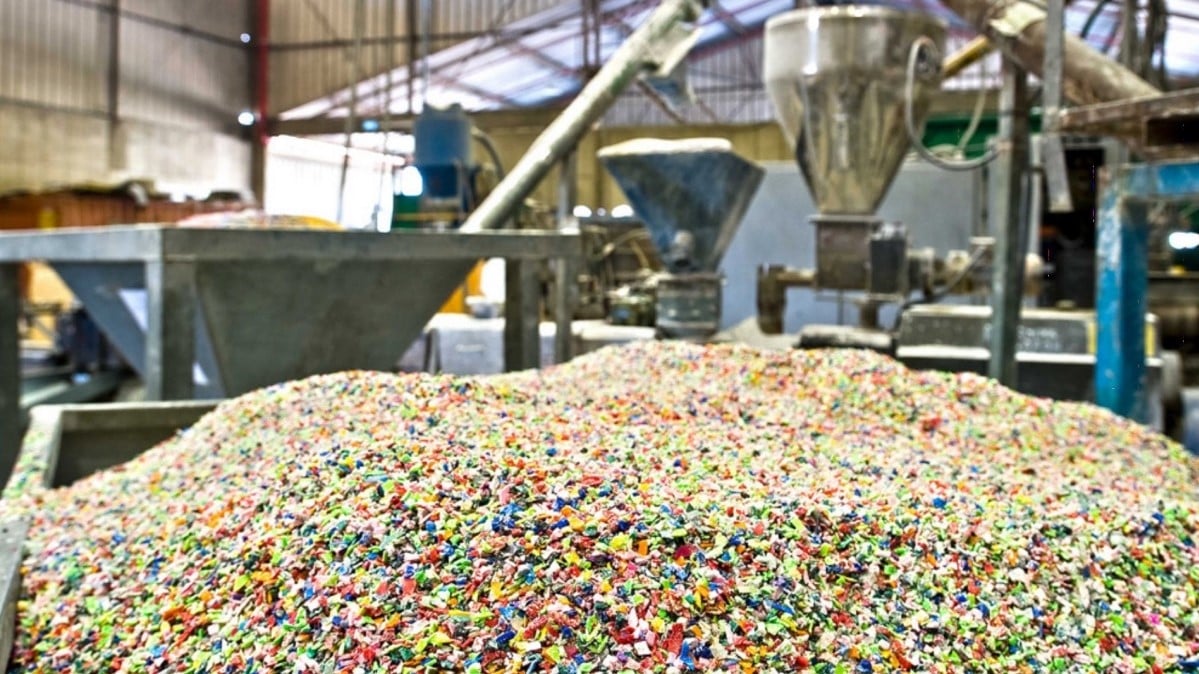 تحويل النفايات البلاستيكية إلى هيدروجين في السعودية