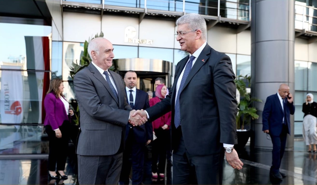 جانب من لقاء رئيسي سوناطراك الجزائرية وبتروجت المصرية