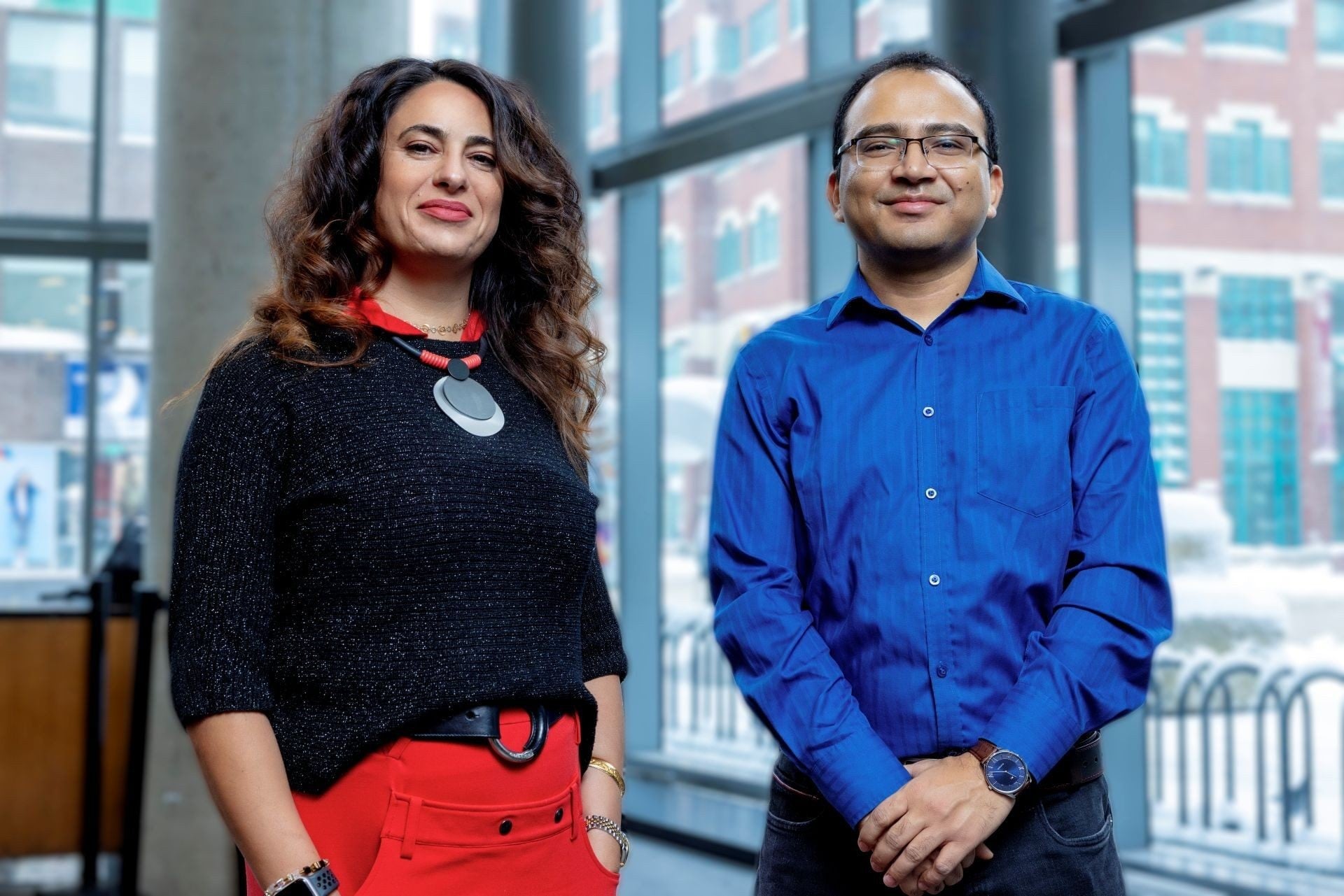 باحثان مشاركان في دراسة المدن البيئية الصغيرة