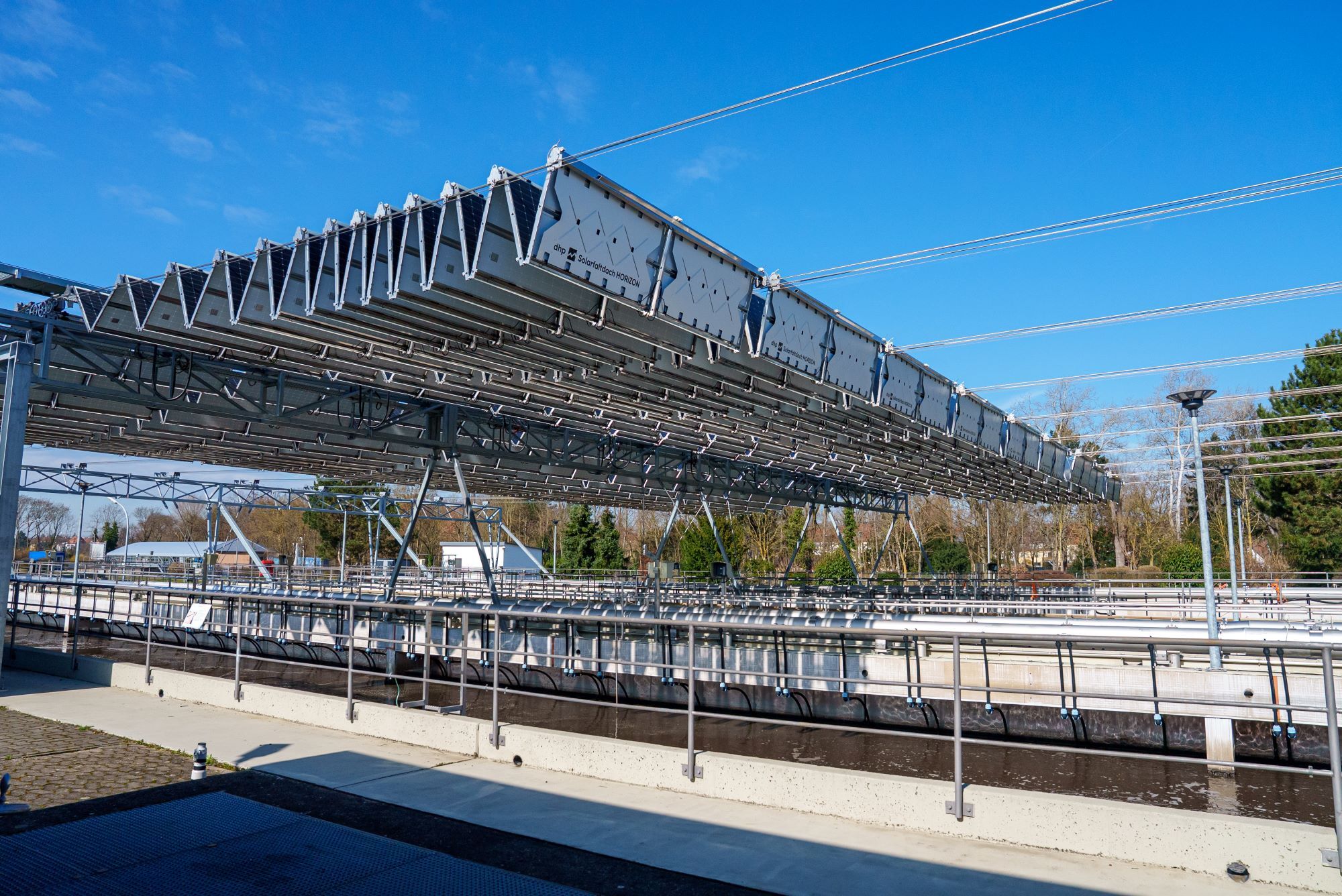 أكبر سقف شمسي قابل للطي في العالم