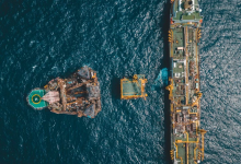 Photo of مشروعات النفط والغاز البحرية في الشرق الأوسط تواجه 3 تحديات