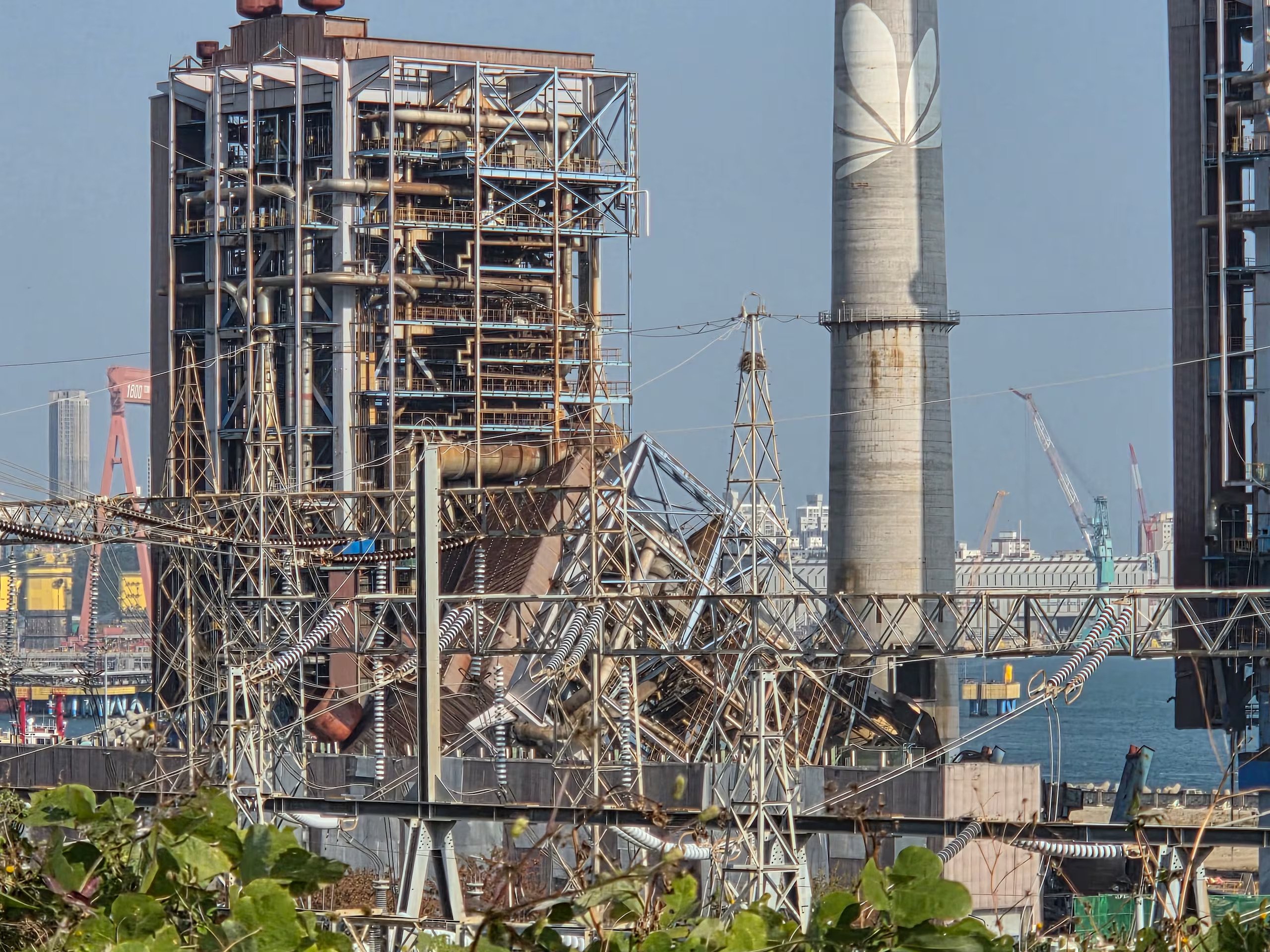 انهيار هيكل في مخطة كهرباء في كوريا الجنوبية- الصورة من وكالة يونهاب