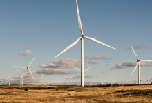 Photo of هل الكهرباء النظيفة رخيصة التكلفة؟ تقرير يفند مزاعم وزارة الطاقة البريطانية (تقرير)