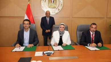 Photo of مصر توقع اتفاقيتين لاستكمال مشروعي طاقة شمسية وتخزين كهرباء
