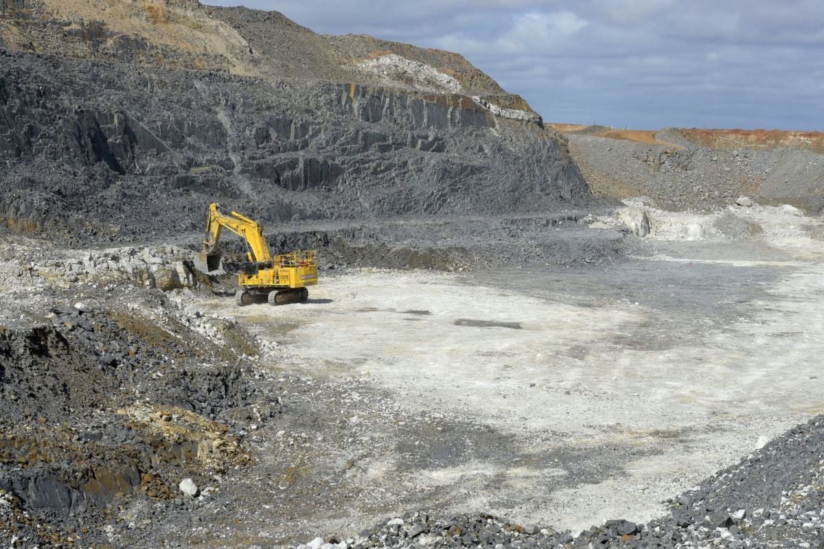 جانب من عمليات تطوير أحد مشروعات المعادن الأرضية النادرة 