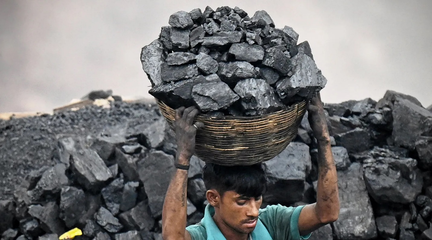 أحد مناجم الفحم على مشارف مدينة دانباد شرق الهند