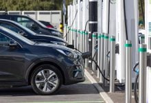 Photo of السيارات الكهربائية في بريطانيا تثير انقسامًا.. واتهامات بالرشاوى (تقرير)