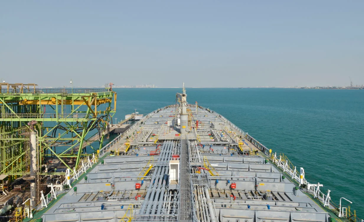 شحنة ديزل نادرة من البحرين