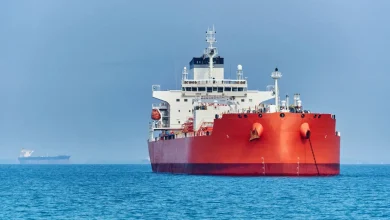 Photo of النفط الروسي يواجه شبح الحرمان من خدمات الشحن الغربية