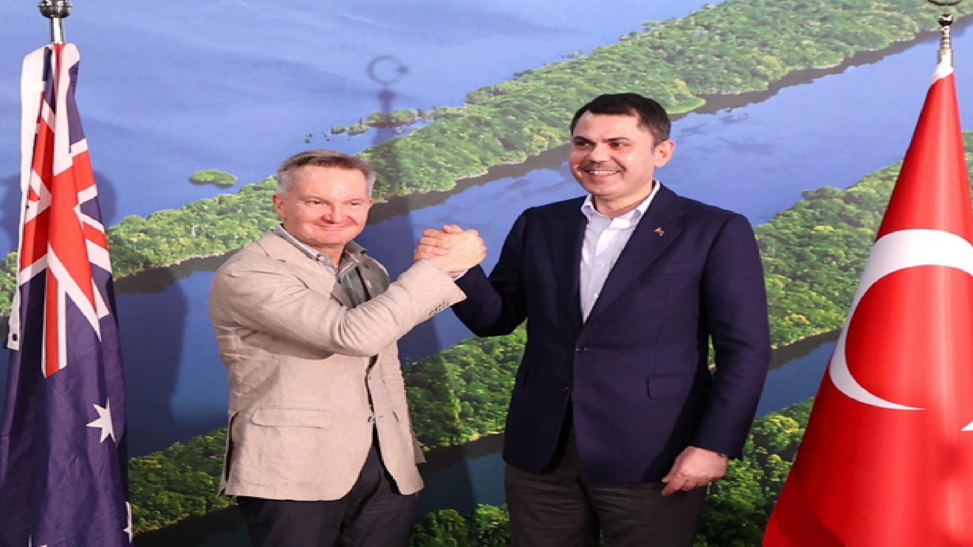 وزير البيئة التركي، مراد قوروم، ووزير الطاقة وتغير المناخ الأسترالي، كريس بوين