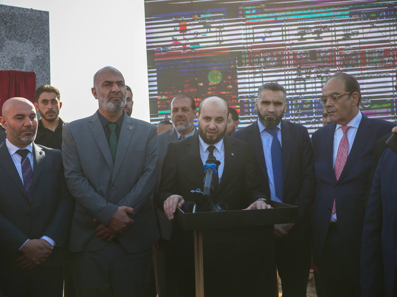 من مراسم وضع حجر أساس محطة كهرباء في ديز الزور- الصورة من وزارة الطاقة السورية (2 ديسمبر 2025)