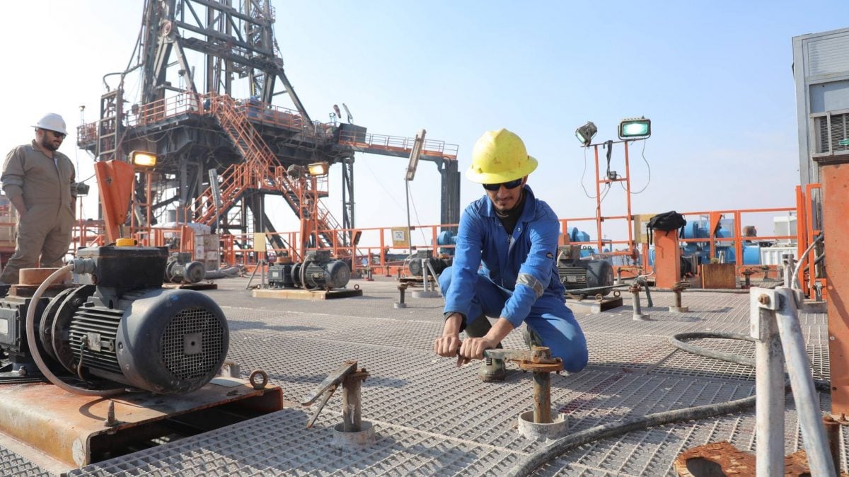 جانب من عمليات تشغيل أكبر منصة حفر في العراق داخل حقل مجنون- الصورة من شركة الحفر العراقية