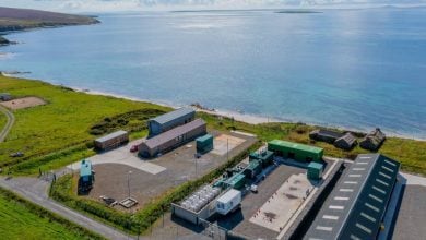 Photo of نجاح أول تجربة تجمع يين طاقة المد والبطاريات وإنتاج الهيدروجين في العالم