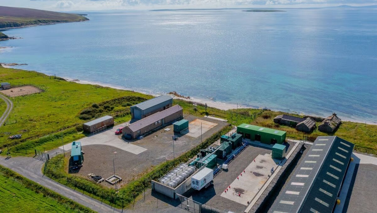 نجاح أول تجربة تجمع يين طاقة المد والبطاريات وإنتاج الهيدروجين في العالم - الطاقة