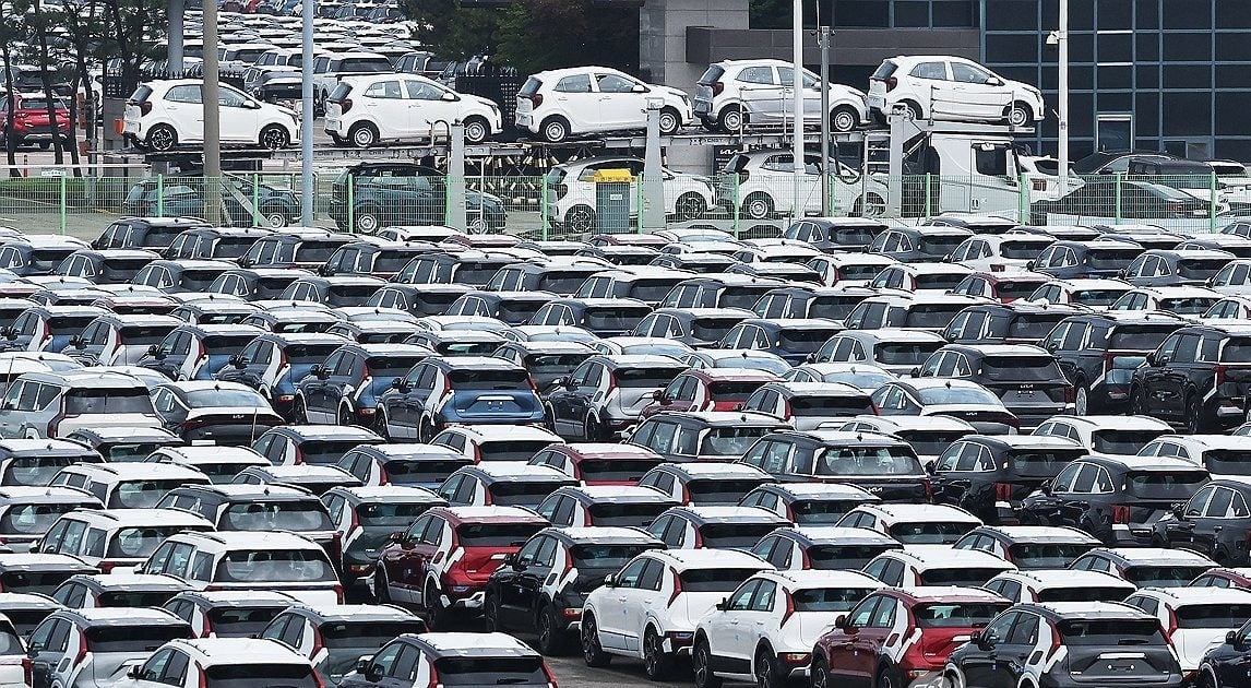 ميناء لتصدير السيارات الجديدة والمستعملة في كوريا الجنوبية