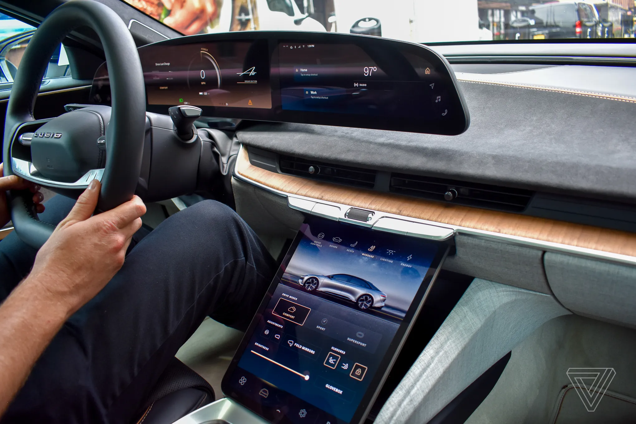 اختبار مخاطر قيادة السيارات الكهربائية