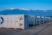 Photo of تخزين الكهرباء بالبطاريات يحقق طفرات في 2025.. و5 اتجاهات رئيسة (تقرير)