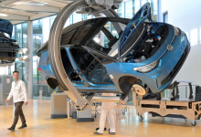 Photo of شركات السيارات الكهربائية الأوروبية تترقب فرصة للمنافسة في الأسواق العالمية (تقرير)