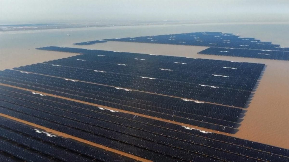 أكبر مشروع طاقة شمسية بحرية في العالم