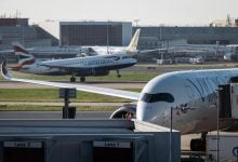 Photo of وقود الطيران المستدام في بريطانيا لا يلبي الهدف الذي حددته الحكومة (تقرير)